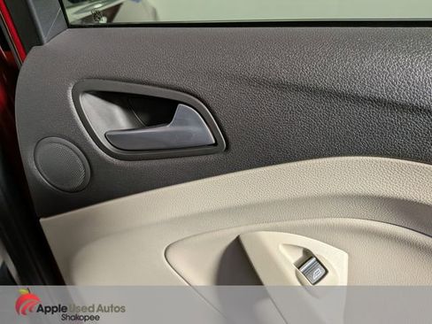 Used 2017 Ford C-MAX Titanium w/ Equipment Group 301A FWD image 32