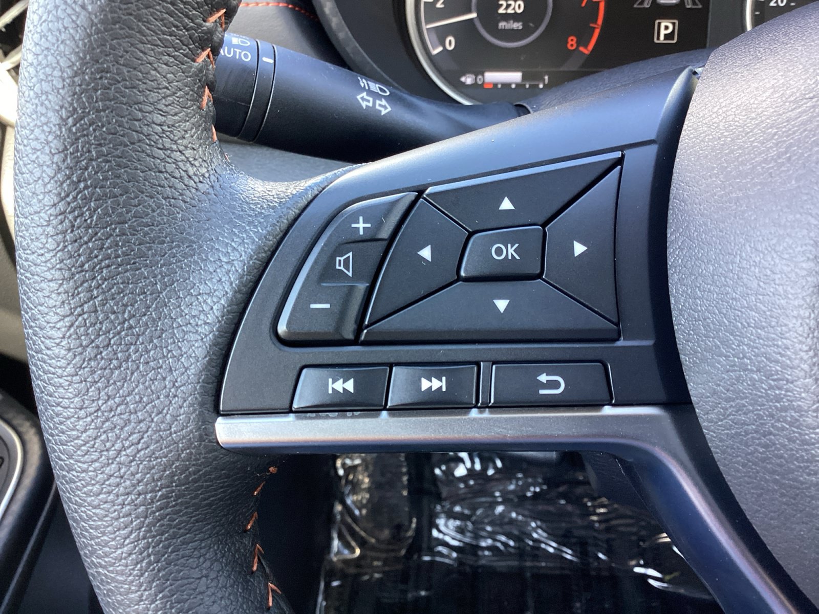 Used 2025 Nissan Versa SR w/ Trunk Package FWD image 18