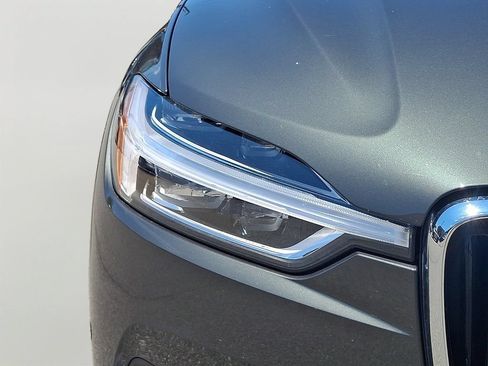 Used 2019 Volvo XC60 T5 Momentum w/ Multimedia Package AWD/4WD image 8
