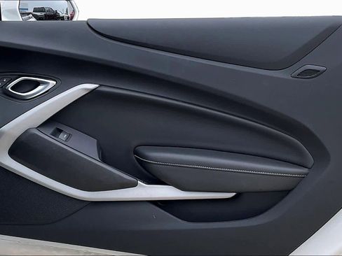 Used 2020 Chevrolet Camaro SS RWD image 22