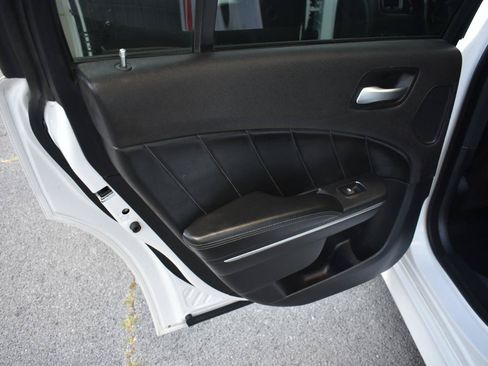 Used 2015 Dodge Charger R/T Scat Pack w/ Beats Audio Group RWD image 18