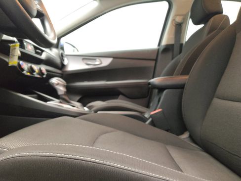 Used 2022 Kia Forte LXS FWD image 17