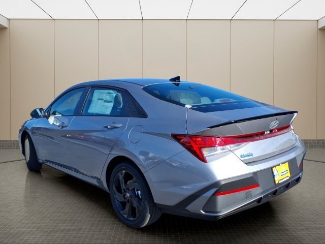 New 2026 Hyundai Elantra SEL FWD image 7