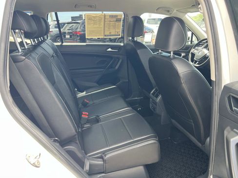 Used 2021 Volkswagen Tiguan SE FWD image 31