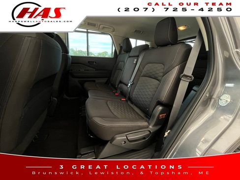 Used 2023 Nissan Pathfinder SV AWD/4WD image 12