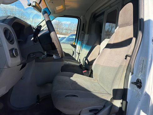 Used 2021 Ford E-350 and Econoline 350 Super Duty w/ Power Windows & Locks Group image 16