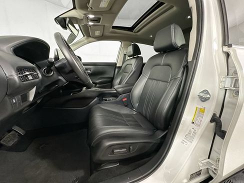 Used 2023 Honda HR-V EX-L image 4