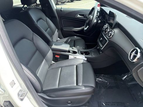 Used 2020 Mercedes-Benz GLA 250 4MATIC image 13