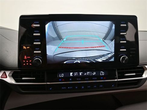 Used 2024 Toyota Sienna XLE image 30