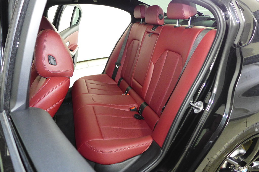 Used 2022 BMW M340i RWD image 21