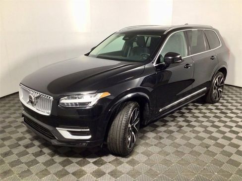 Used 2024 Volvo XC90 B6 Plus image 9