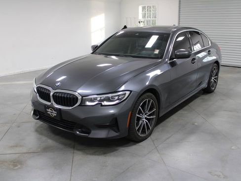 Used 2019 BMW 330i xDrive Sedan image 4