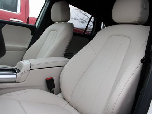 New 2025 Mercedes-Benz GLA 250 4MATIC image 34