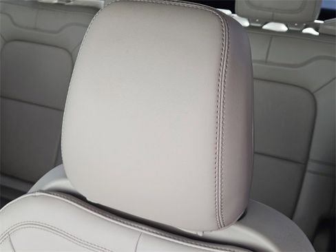 Used 2022 Lincoln Corsair Reserve w/ Equipment Group 201A image 15