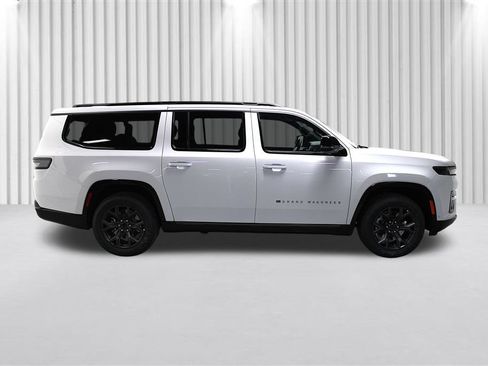 New 2026 Jeep Grand Wagoneer L Limited AWD/4WD image 2