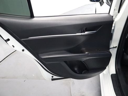 Used 2021 Toyota Camry SE w/ Carpet Mat Package (TMS) FWD image 33