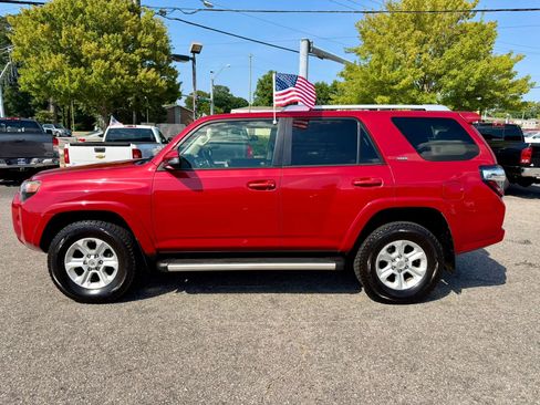 Used 2016 Toyota 4Runner SR5 Premium AWD/4WD image 2