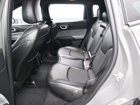 Used 2023 Jeep Compass Latitude AWD/4WD image 27