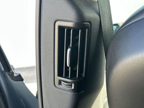 Used 2023 Volvo XC60 B5 Plus image 21