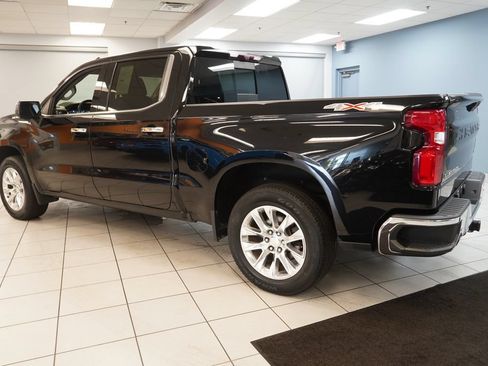 Used 2021 Chevrolet Silverado 1500 LTZ w/ Technology Package AWD/4WD image 8
