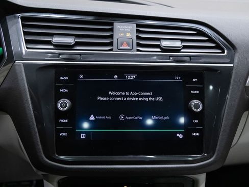 Used 2022 Volkswagen Tiguan SE R-Line image 21