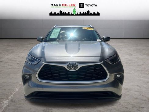 Certified 2025 Toyota Highlander XLE AWD/4WD image 9