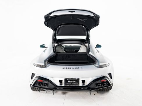 Used 2025 Aston Martin V8 Vantage Coupe RWD image 35