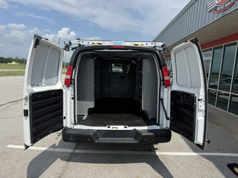 Used 2022 Chevrolet Express 2500 w/ Driver Convenience Package RWD image 6
