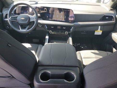 New 2026 Chevrolet Suburban LS image 9