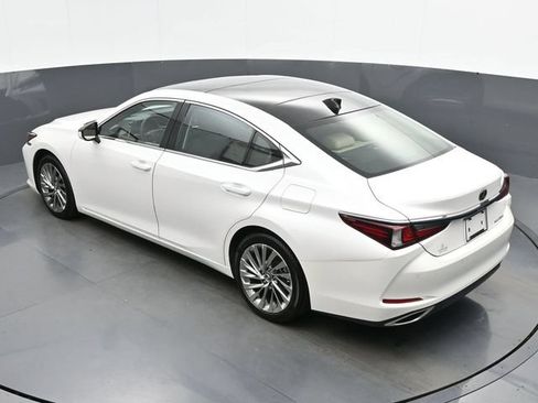 Used 2019 Lexus ES 350 Ultra Luxury w/ Accessory Package 2 FWD image 42