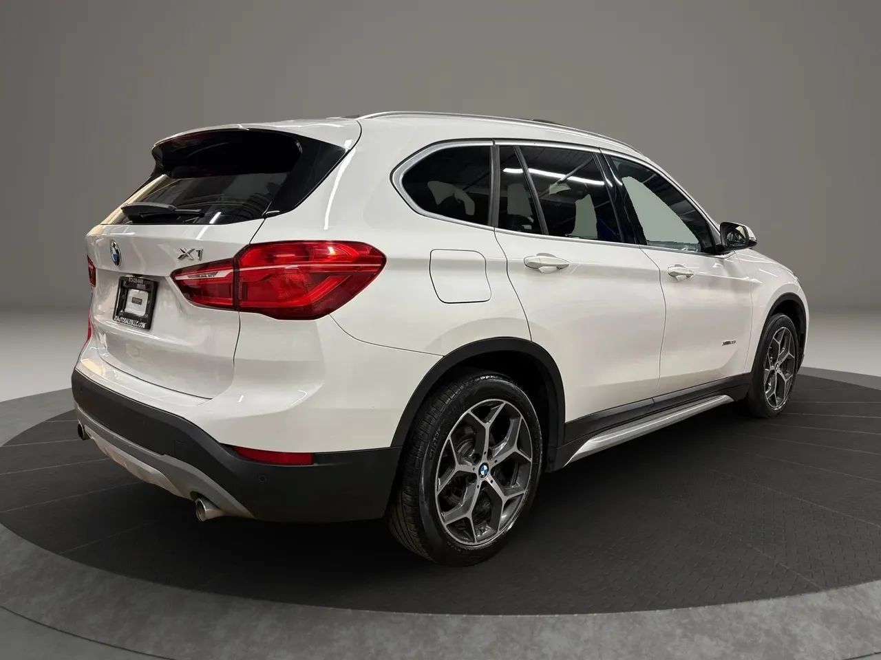 Used 2018 BMW X1 xDrive28i AWD/4WD image 8