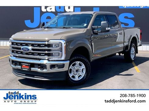 New 2026 Ford F250 XLT w/ XLT Premium Package AWD/4WD image 1