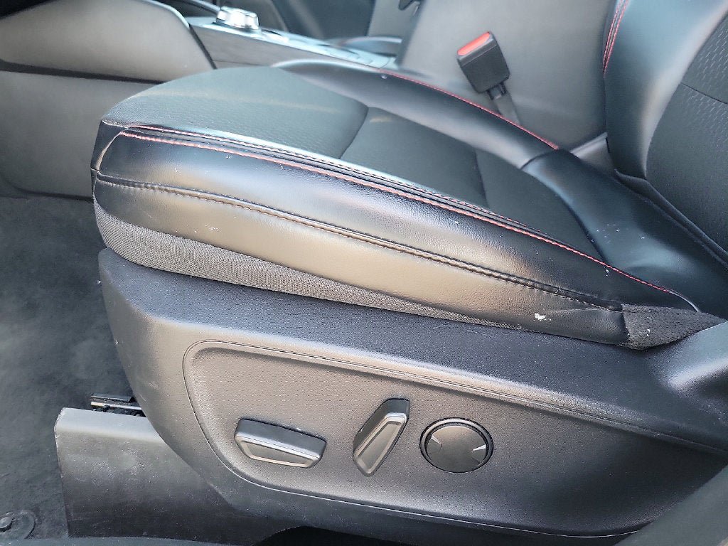 Used 2025 Ford Escape ST-Line FWD image 12
