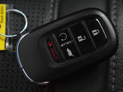 Used 2025 Honda Pilot Elite image 34