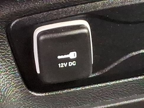 Certified 2025 Chrysler Pacifica Select image 28