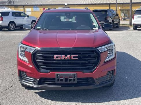 Certified 2024 GMC Terrain SLE w/ Driver Convenience Package FWD image 10