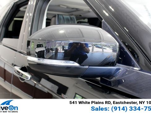 Used 2020 Land Rover Discovery HSE Luxury AWD/4WD image 11
