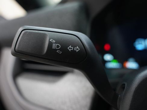 Used 2025 Ford Explorer Platinum RWD image 14
