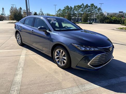 Used 2021 Toyota Avalon XLE image 4