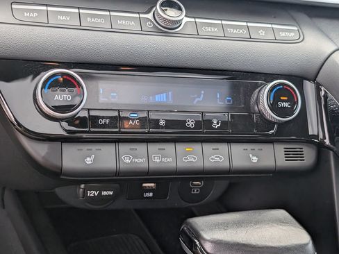 Used 2025 Hyundai Elantra Limited FWD image 15