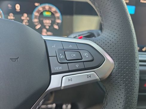 New 2026 Volkswagen Tiguan SE R-Line FWD image 21