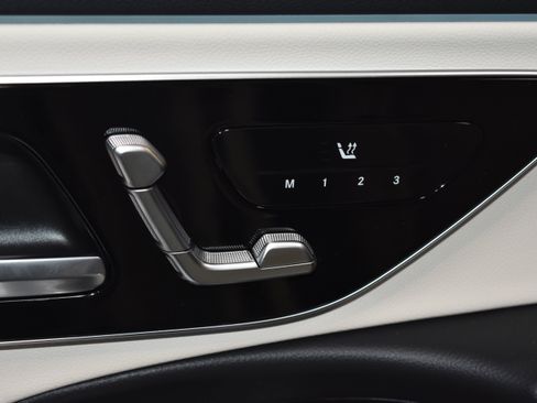 New 2026 Mercedes-Benz E 350 4MATIC Sedan image 4