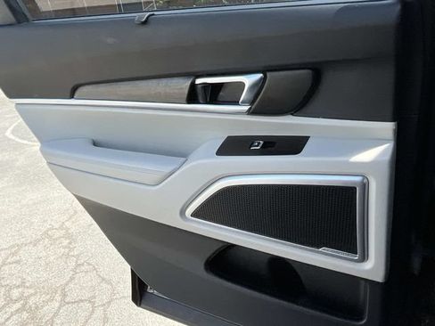 Used 2022 Kia Telluride EX FWD image 19