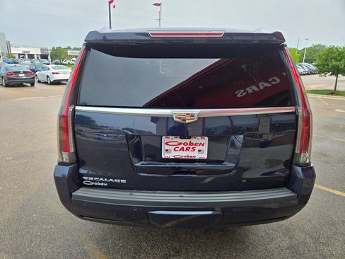 Used 2019 Cadillac Escalade ESV Platinum RWD image 6