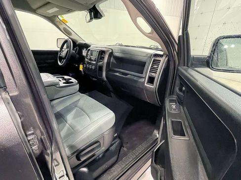 Used 2019 RAM 1500 Express AWD/4WD image 24