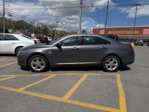 Used 2013 Ford Taurus SEL image 4