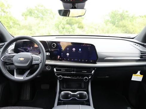 New 2026 Chevrolet Traverse LT w/ Driver Confidence Package FWD image 26