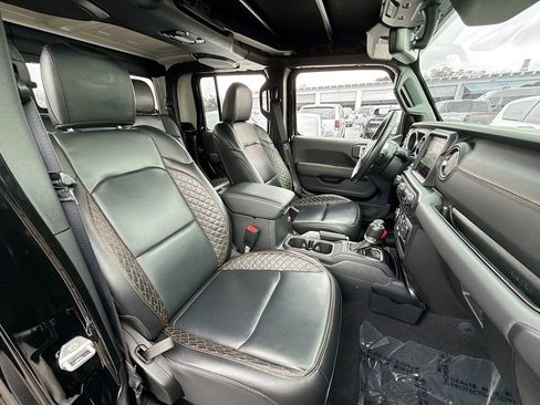 Used 2021 Jeep Gladiator Overland image 30