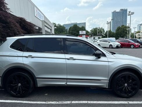 Used 2020 Volkswagen Tiguan SE R-Line AWD/4WD image 8