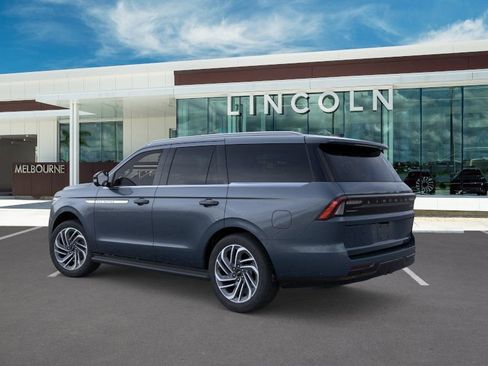 New 2026 Lincoln Navigator Premiere image 4